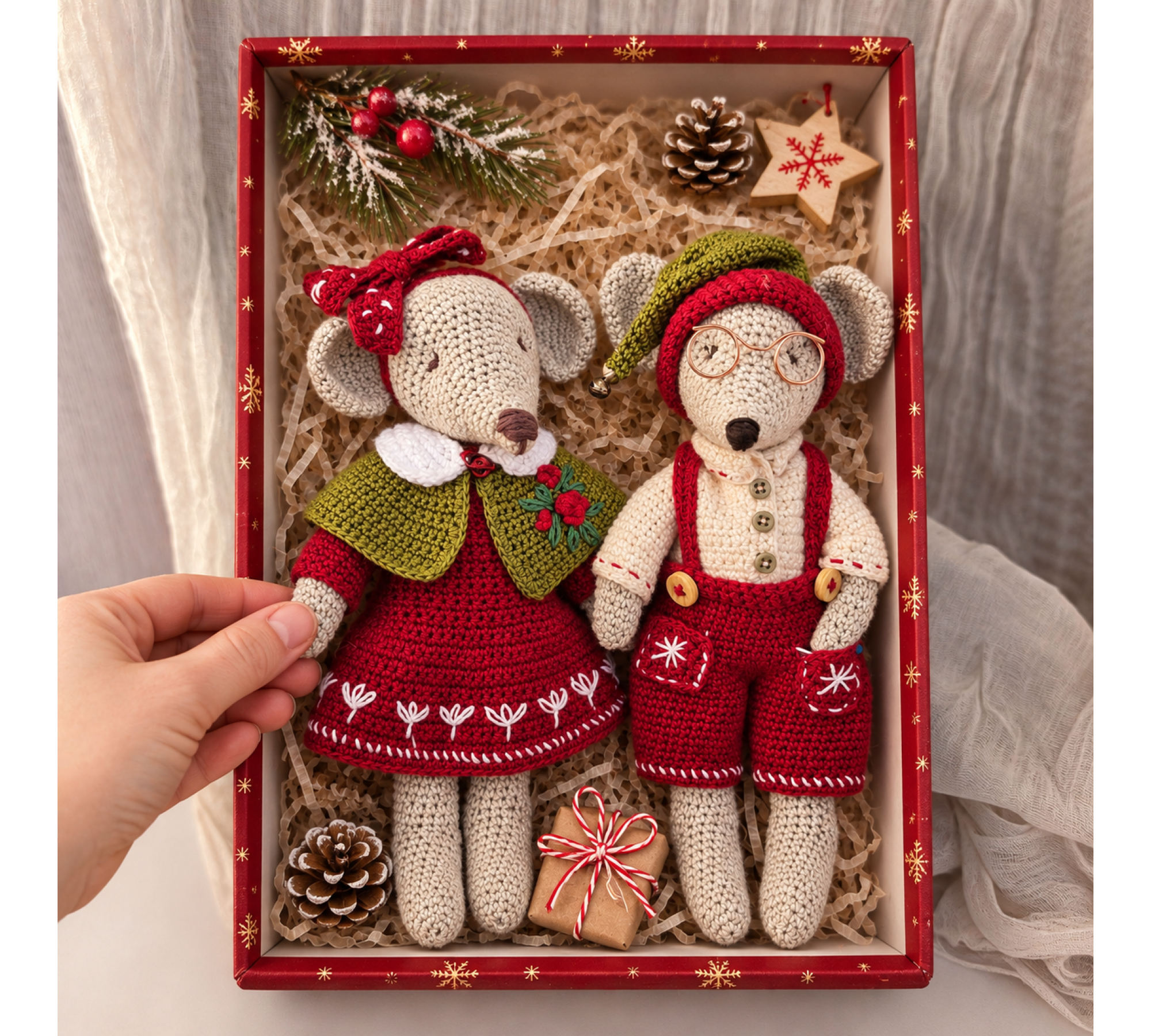 Christmas Mouse Crochet Pattern PDF – Amigurumi Mice with Festive Outfits
