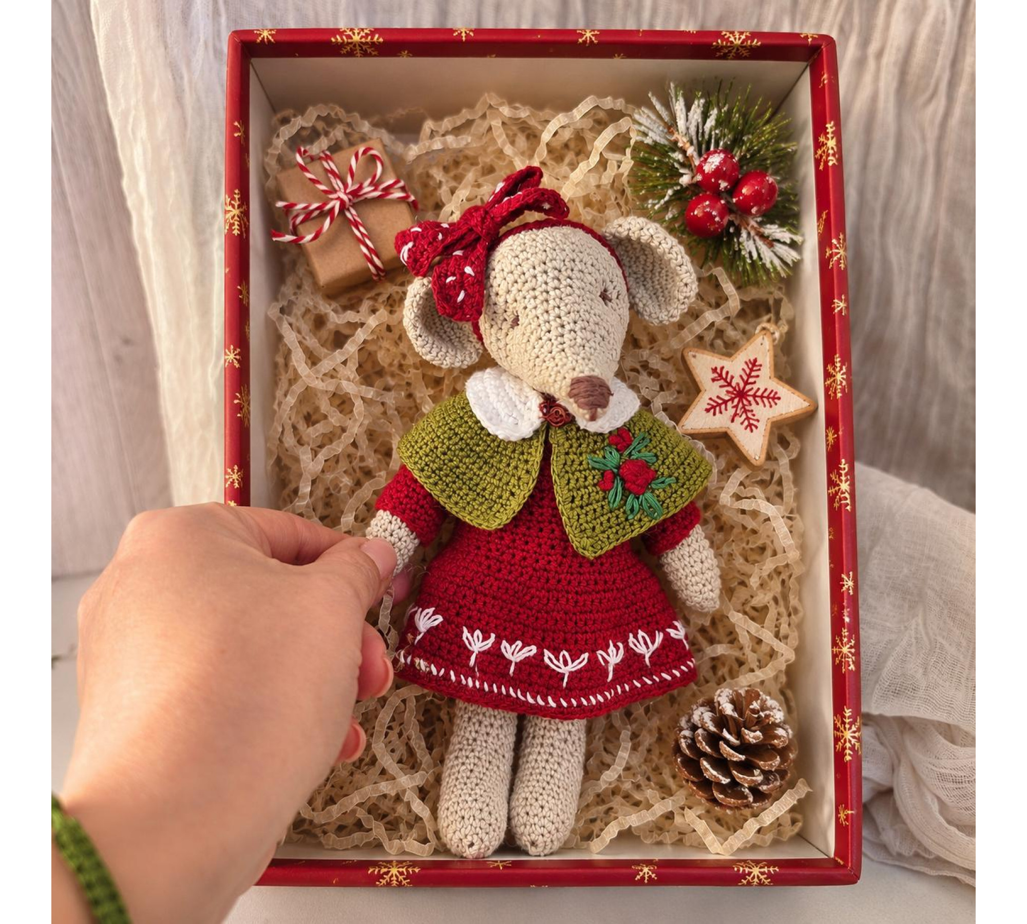 Christmas Mouse Crochet Pattern PDF – Amigurumi Mice with Festive Outfits