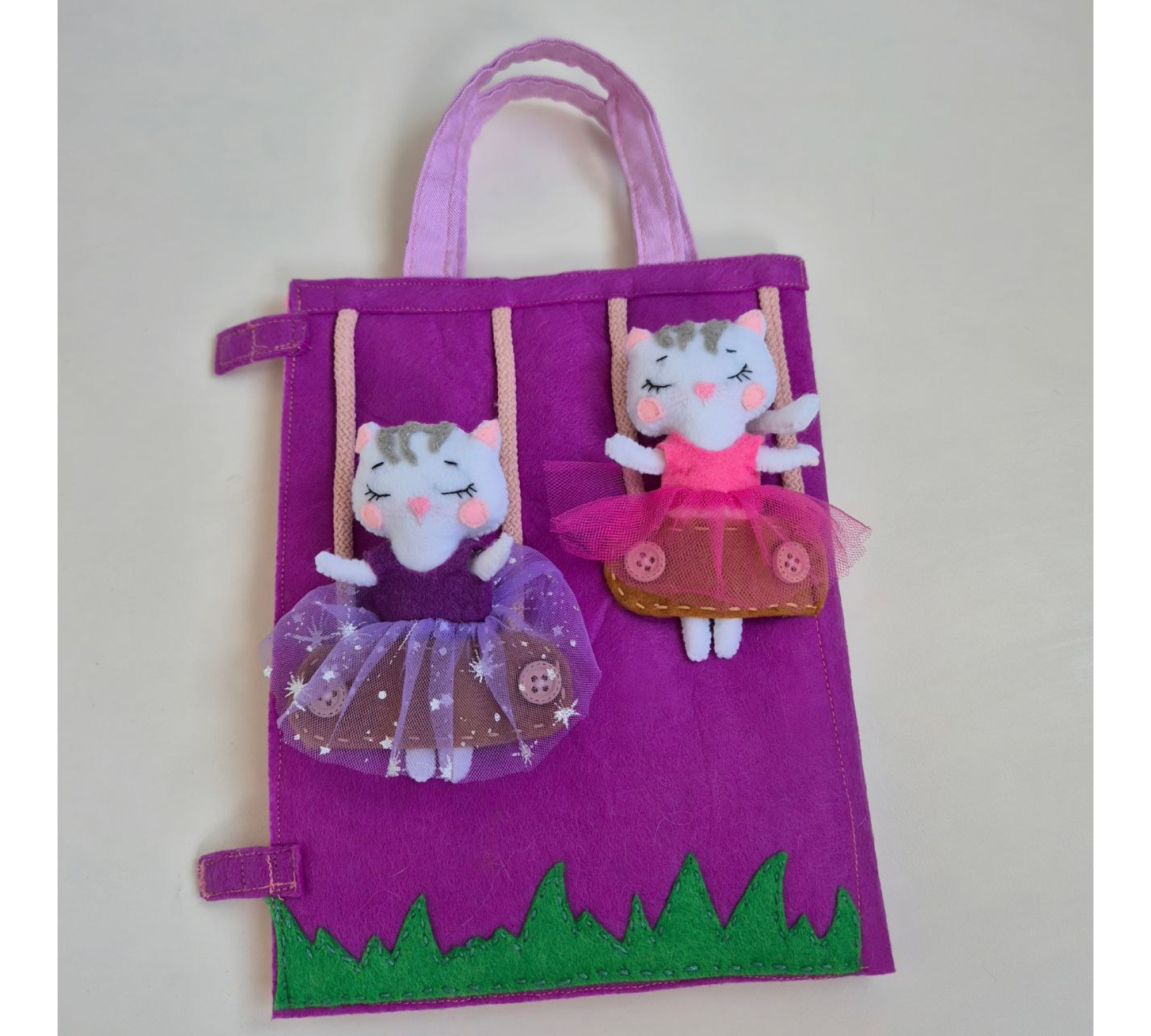 Felt Dollhouse Book Sewing Pattern PDF – Portable Dollhouse with Twin Kittens