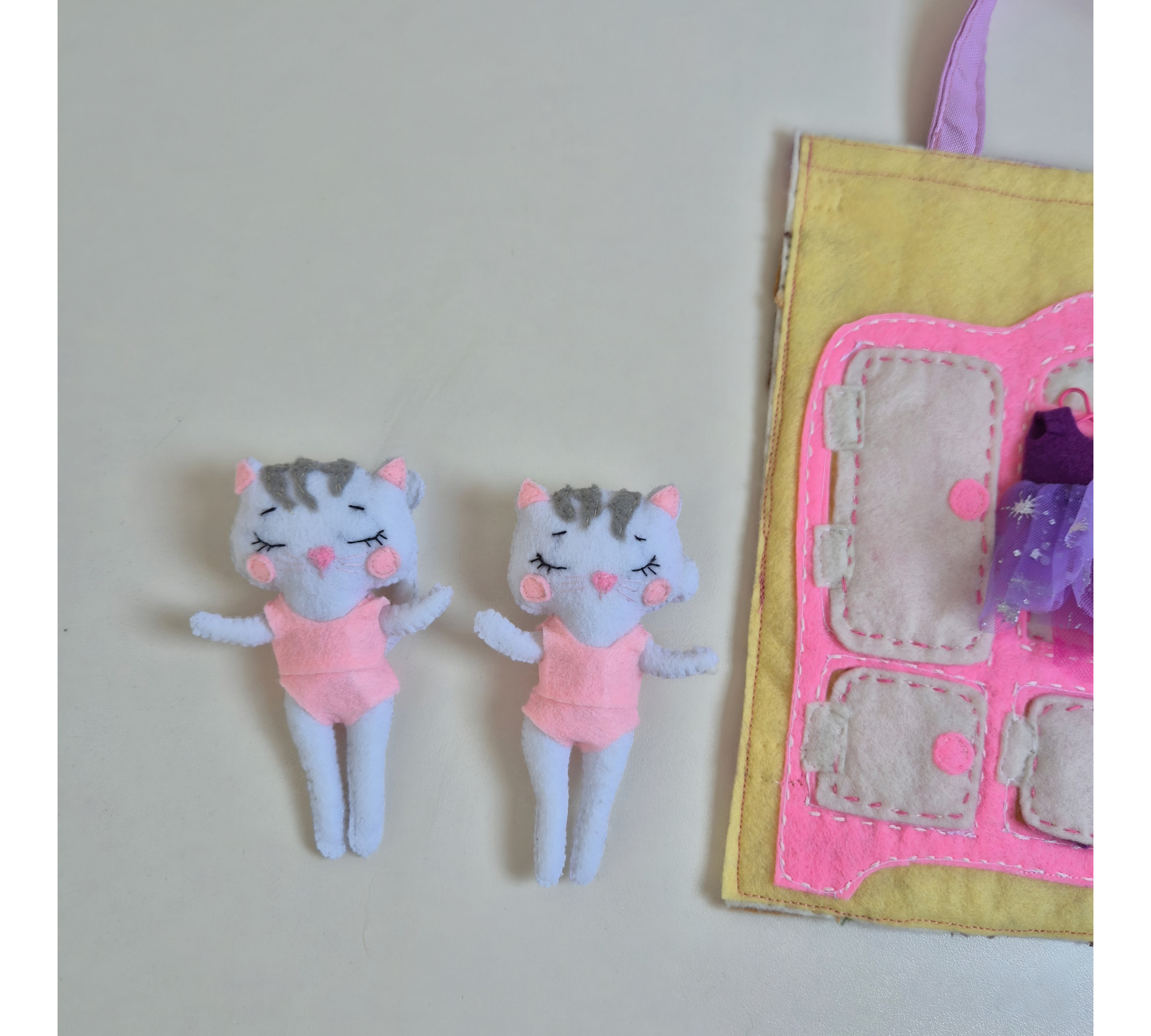 Felt Dollhouse Book Sewing Pattern PDF – Portable Dollhouse with Twin Kittens