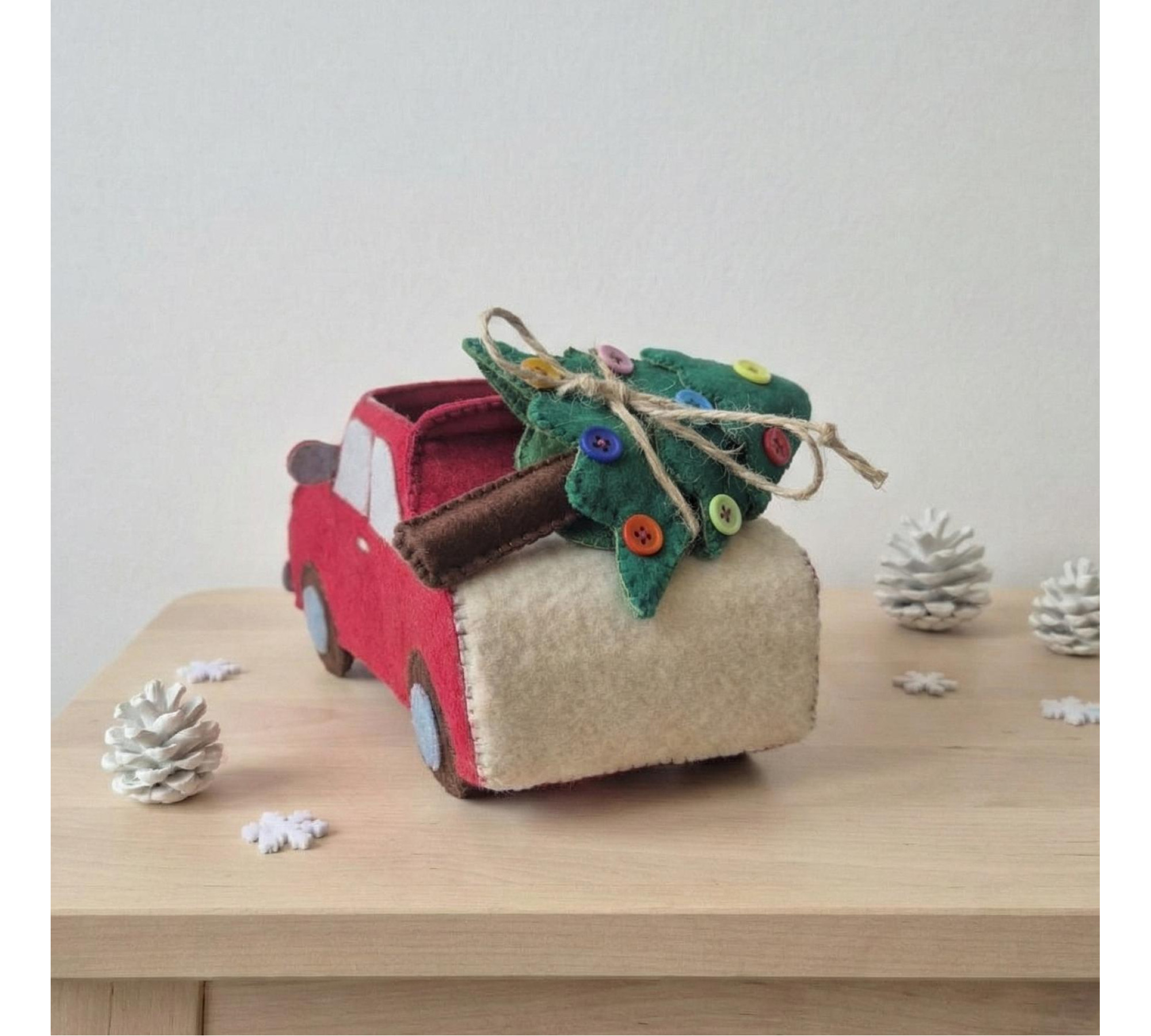 Christmas Felt Car Sewing Pattern PDF – Doll Accessory for 15–22 cm Toys