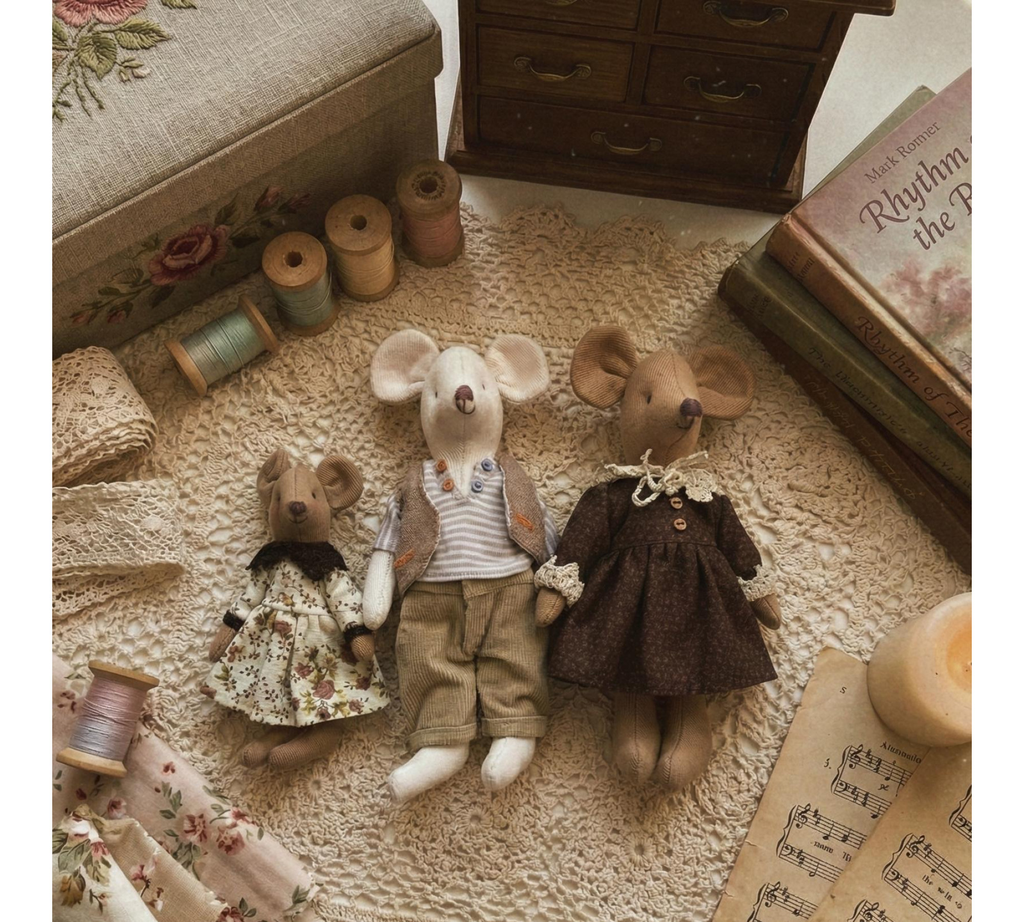 Mouse Family Sewing Pattern PDF – Cute Stuffed Mice with Clothes (Soft Doll Tutorial)