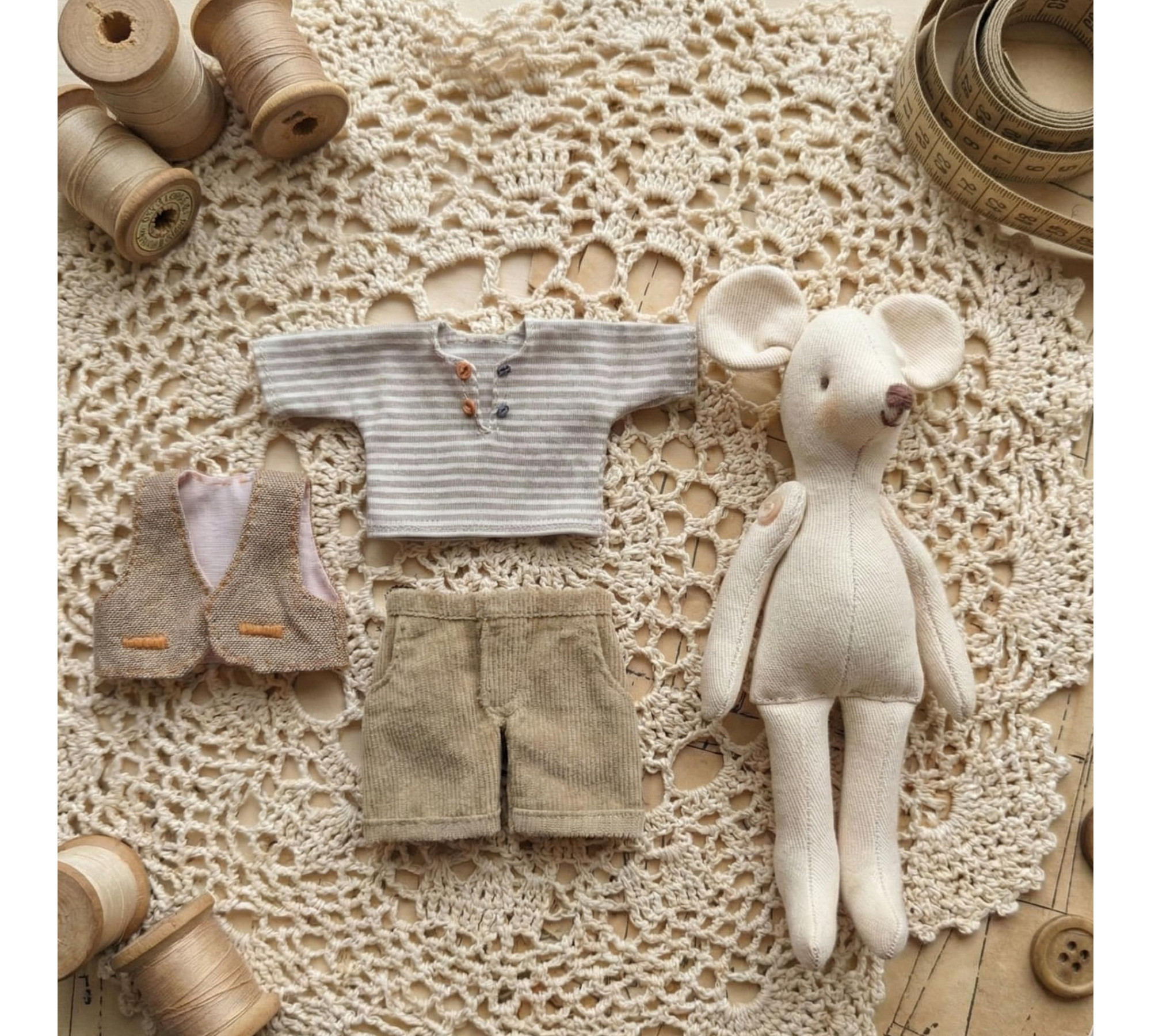 Mouse Family Sewing Pattern PDF – Cute Stuffed Mice with Clothes (Soft Doll Tutorial)