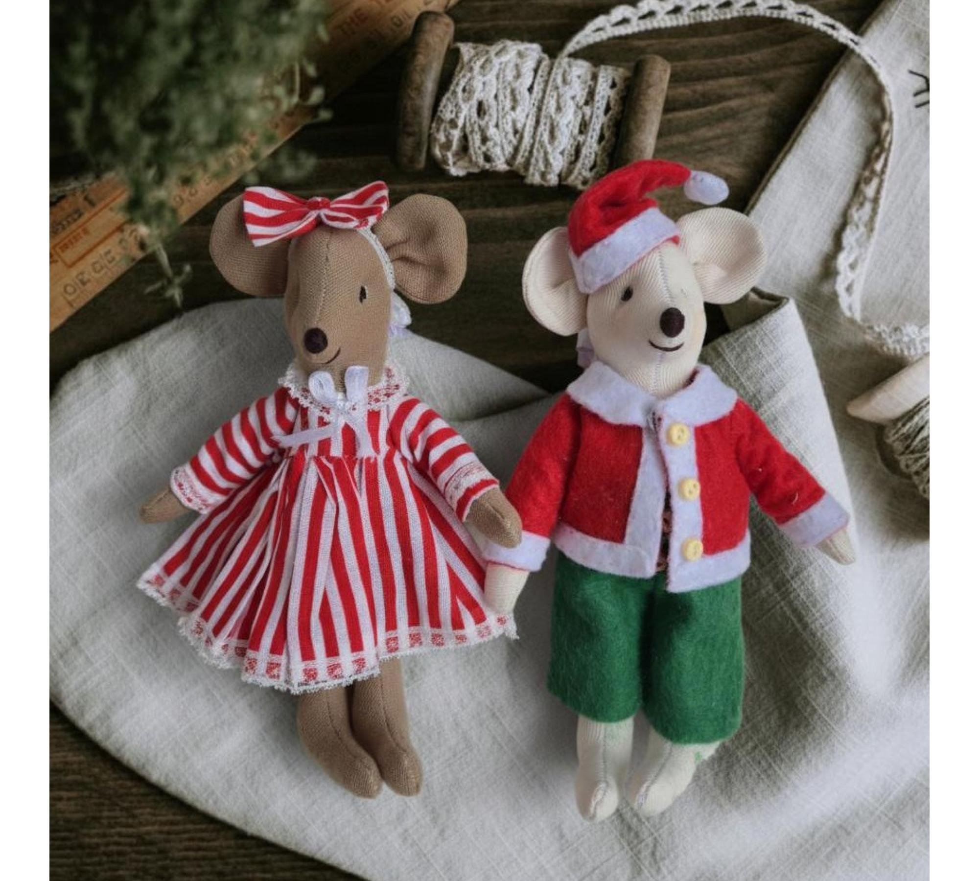 Christmas Mouse Sewing Pattern PDF – Felt Mice with Festive Clothes (Santa Outfit, 6 inch)