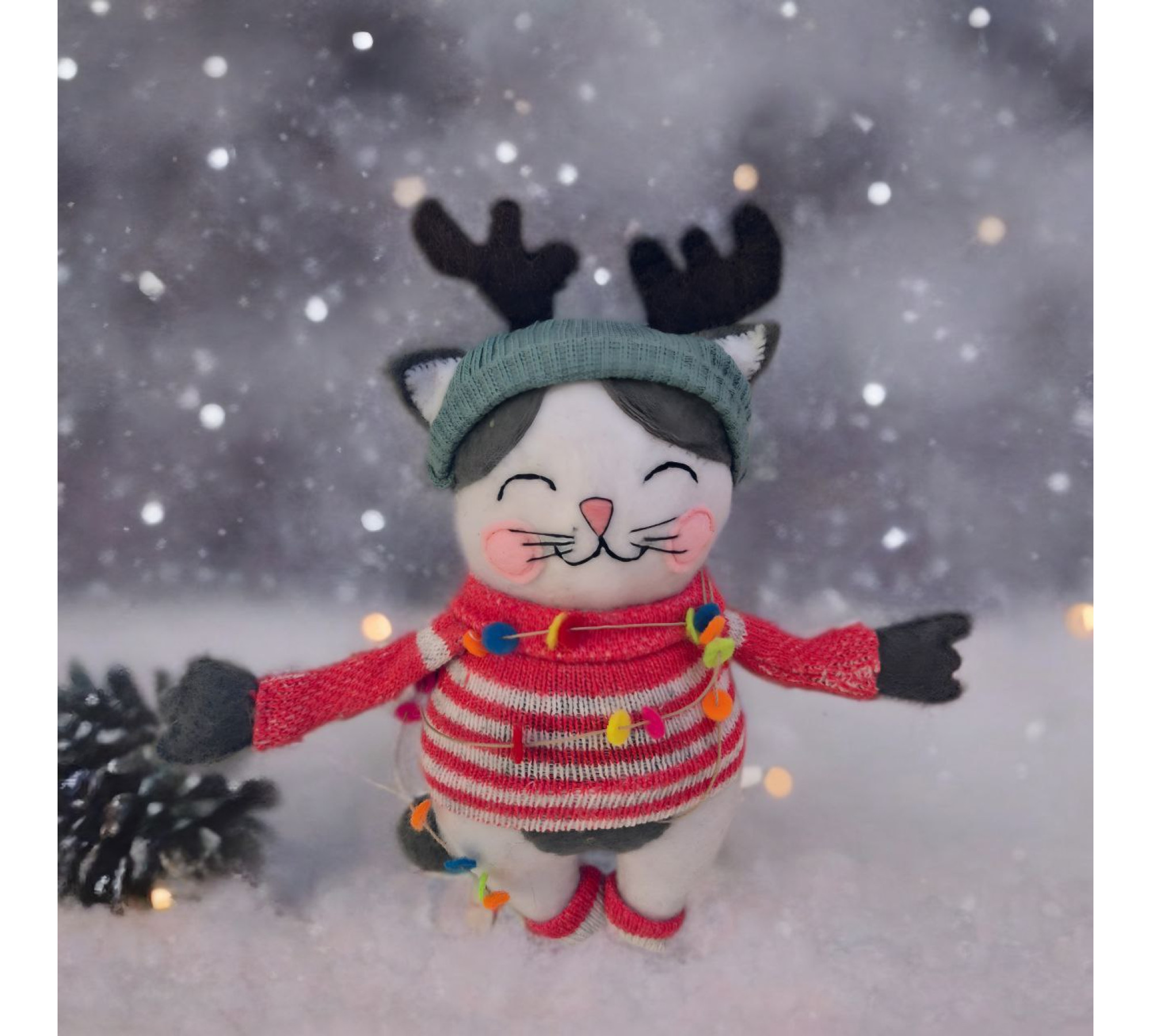 Christmas Cat Felt Sewing Pattern PDF – 6 Inch Doll with Reindeer Hat & Sweater