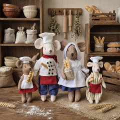 Mouse Baker Sewing Pattern PDF – Stuffed Mouse Doll Family with Clothes and Bread Accessories Mouse Baker Sewing Pattern PDF – Stuffed Mouse Doll Family with Clothes and Bread Accessories